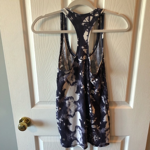 Lululemon Every Yogi Tank Ink Blot White Deep Indigo sz 4 - Picture 3 of 7